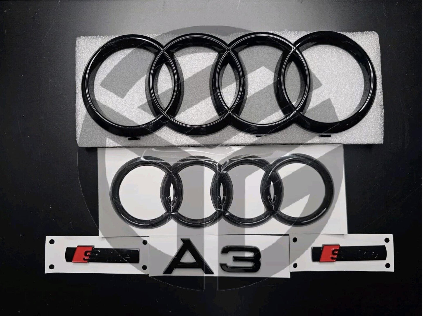 Audi A3 2006-2012 8P Gloss Black Badges GRILLE/BOOT/FENDER Set/ 2 X S-Line