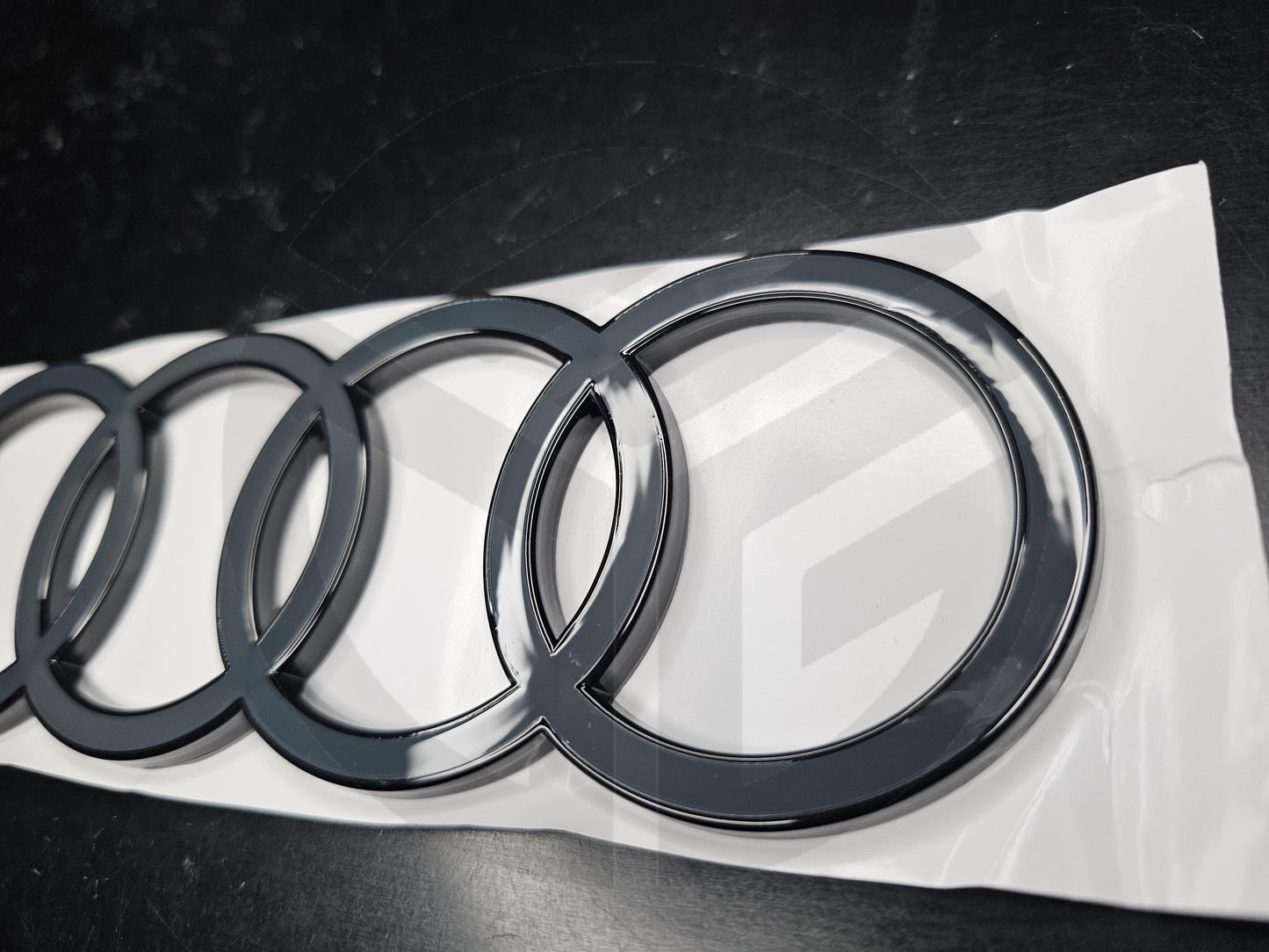 New 2025+ Audi Q3 Rear Boot/Trunk/Tailgate Logo Badge Rings Emblem Black/Grey